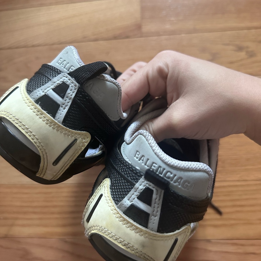 Balenciaga Black and White Sneakers - Picture 3 of 4